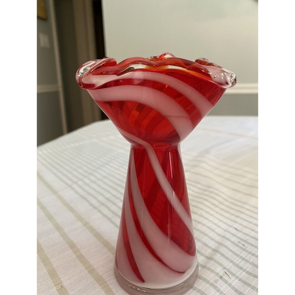 Brinn’s Accents Vintage Brinns Pittsburgh Art Glass Hand Blown Vase